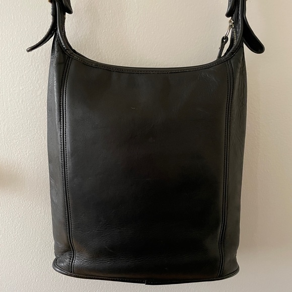 Coach Handbags - Vintage 2000s Coach Bucket Bag